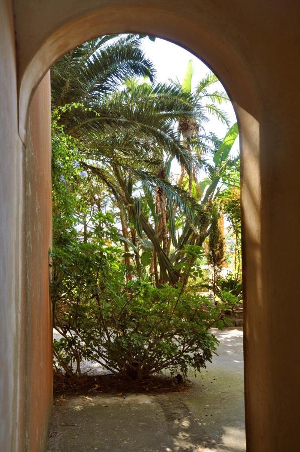 Le Mannare Case Vacanze Di Metopa Srl Piano Conte Exterior photo