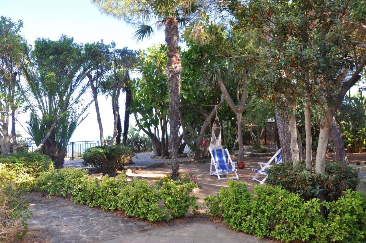 Le Mannare Case Vacanze Di Metopa Srl Piano Conte Exterior photo