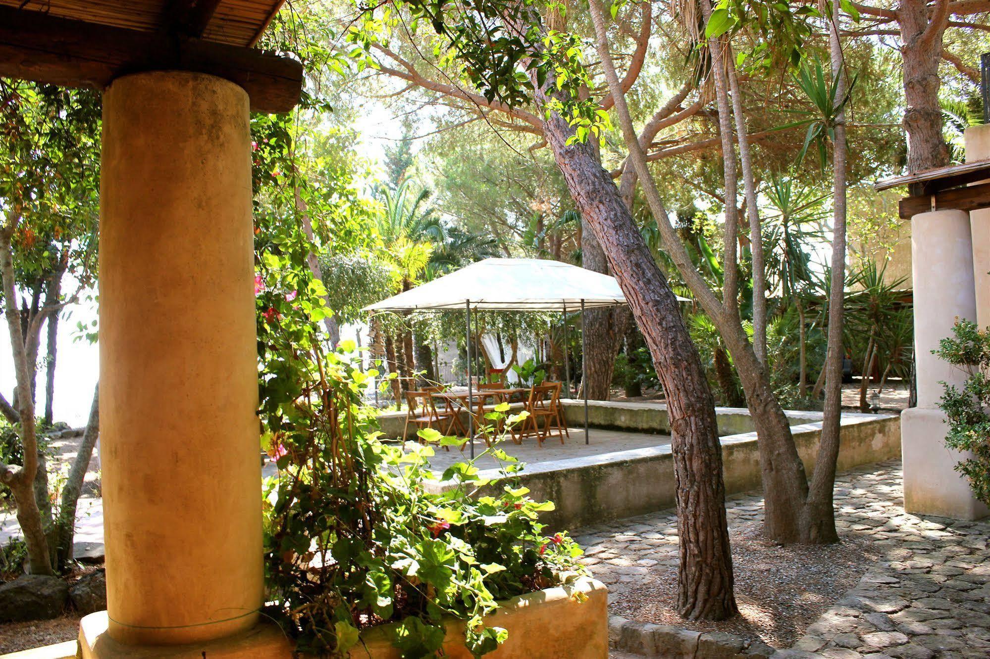 Le Mannare Case Vacanze Di Metopa Srl Piano Conte Exterior photo
