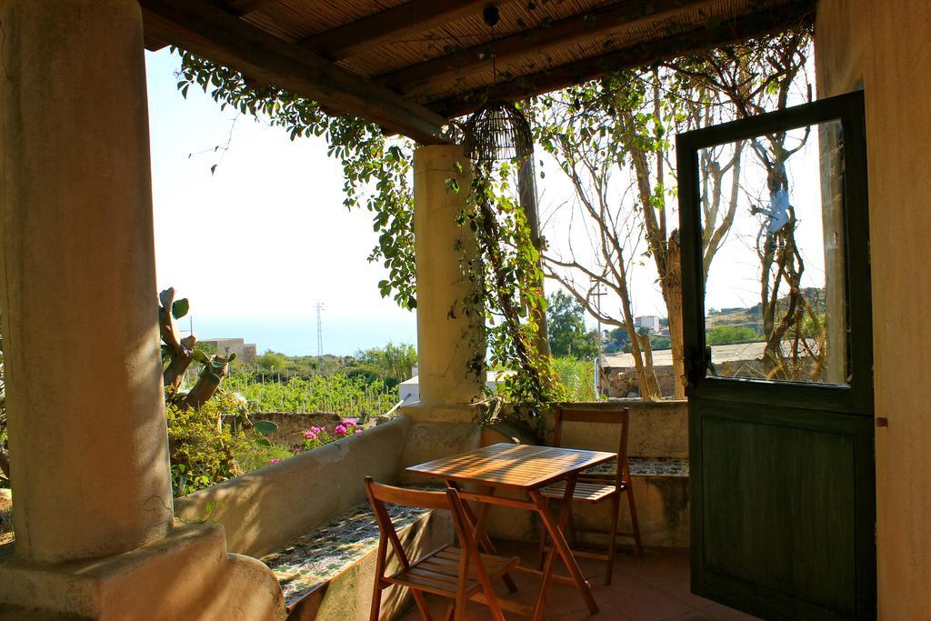 Le Mannare Case Vacanze Di Metopa Srl Piano Conte Exterior photo