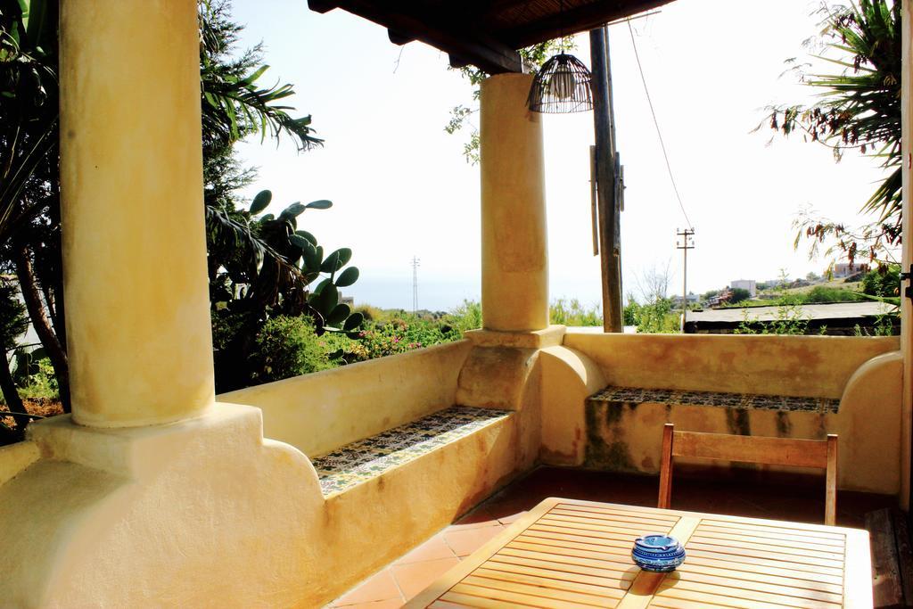 Le Mannare Case Vacanze Di Metopa Srl Piano Conte Exterior photo